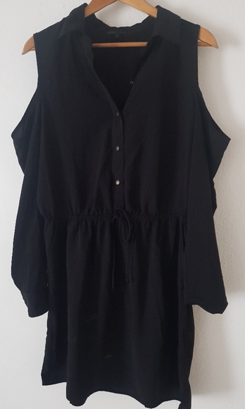 Black Dress - Picture 1 of 3